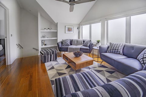 Bayview Loft - Whitsundays Accommodation 2