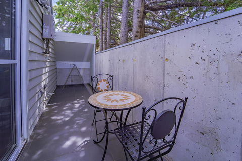 Bayview Loft - Whitsundays Accommodation 24