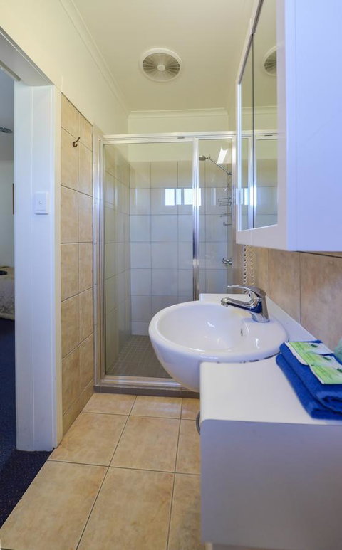 Heyfield Motel And Apartments - Whitsundays Accommodation 22