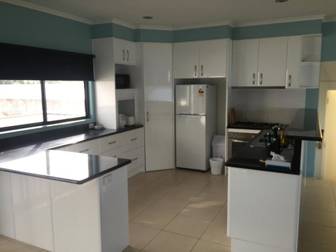 Heyfield Motel And Apartments - Whitsundays Accommodation 43