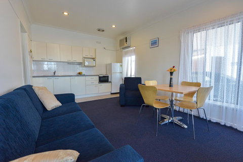 Heyfield Motel And Apartments - Whitsundays Accommodation 28
