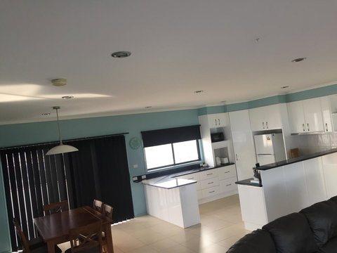 Heyfield Motel And Apartments - Whitsundays Accommodation 44