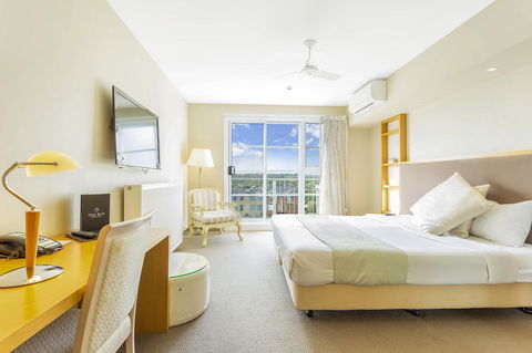Deep Blue Hotel & Hot Springs - Whitsundays Accommodation 41