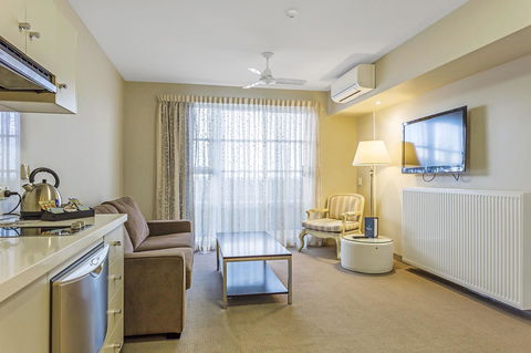 Deep Blue Hotel & Hot Springs - Whitsundays Accommodation 42