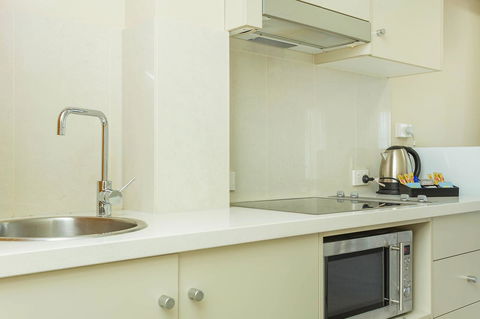 Deep Blue Hotel & Hot Springs - Whitsundays Accommodation 35