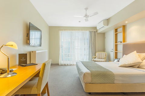 Deep Blue Hotel & Hot Springs - Whitsundays Accommodation 27