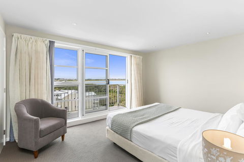 Deep Blue Hotel & Hot Springs - Whitsundays Accommodation 26