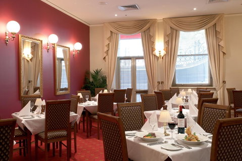 Grand Hotel Melbourne - Whitsundays Accommodation 23