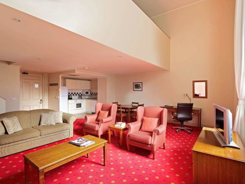 Grand Hotel Melbourne - Whitsundays Accommodation 38
