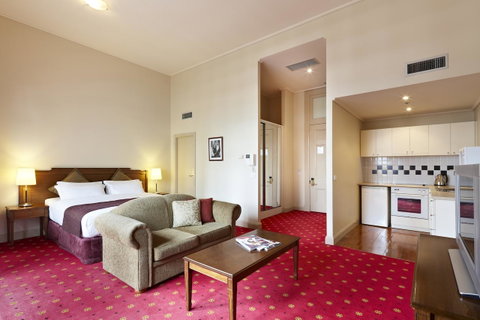 Grand Hotel Melbourne - Whitsundays Accommodation 16