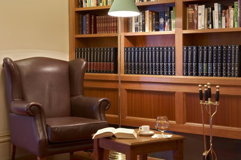 Grand Hotel Melbourne - Whitsundays Accommodation 9