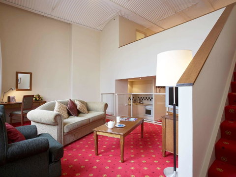 Grand Hotel Melbourne - Whitsundays Accommodation 39