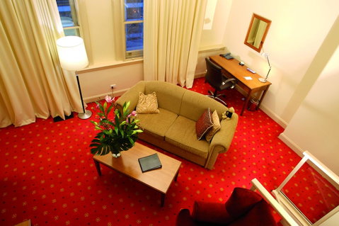 Grand Hotel Melbourne - Whitsundays Accommodation 12