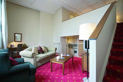Grand Hotel Melbourne - Whitsundays Accommodation 15