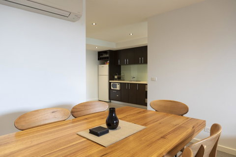 The Dolphin Apartments - Whitsundays Accommodation 8