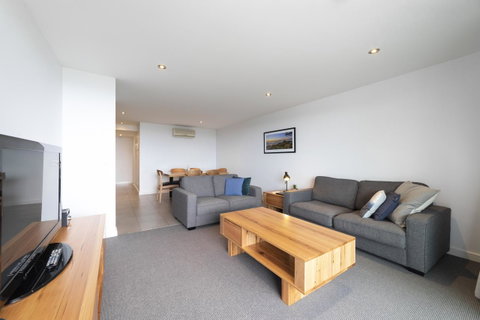 The Dolphin Apartments - Whitsundays Accommodation 13