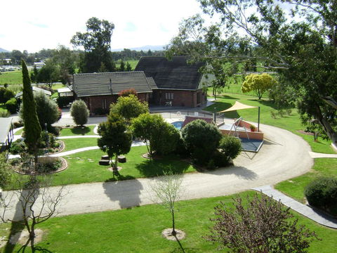 Greenvale Holiday Units - Whitsundays Accommodation 20