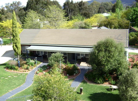 Greenvale Holiday Units - Whitsundays Accommodation 14