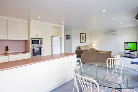 Anchorage Motel & Villas Lorne - Whitsundays Accommodation 19