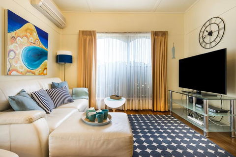 Nautique Beach House - Whitsundays Accommodation 3