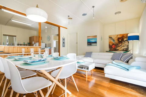 Nautique Beach House - Whitsundays Accommodation 1