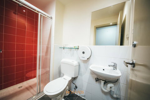 Nomads Melbourne Backpackers - Whitsundays Accommodation 17