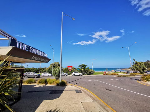 The Sandridge Motel - Whitsundays Accommodation 3