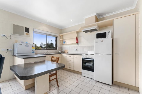 Allambi Holiday Apartments - Whitsundays Accommodation 2