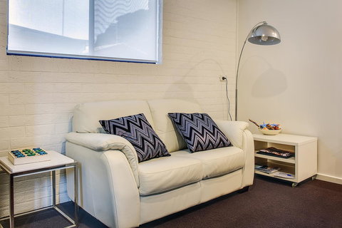 Allambi Holiday Apartments - Whitsundays Accommodation 38
