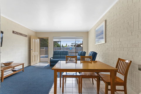 Allambi Holiday Apartments - Whitsundays Accommodation 12