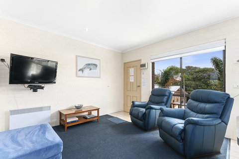 Allambi Holiday Apartments - Whitsundays Accommodation 17