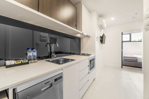 Whitehorse Apartments Hotel - Whitsundays Accommodation 38