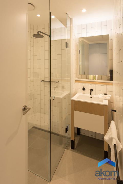 AKOM AT Docklands - Whitsundays Accommodation 17