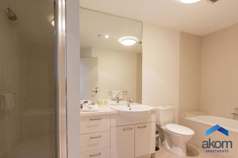 AKOM AT Docklands - Whitsundays Accommodation 4