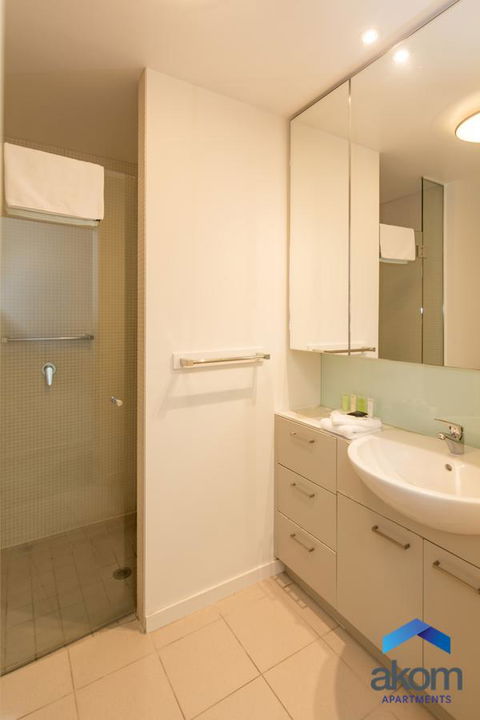 AKOM AT Docklands - Whitsundays Accommodation 9