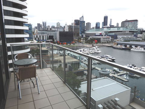 AKOM AT Docklands - Whitsundays Accommodation 38