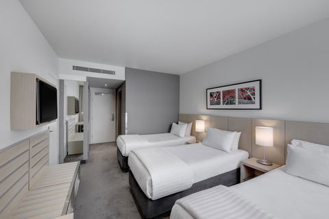 Travelodge Hotel Melbourne Docklands - Whitsundays Accommodation 3