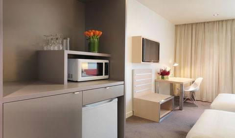 Travelodge Hotel Melbourne Docklands - Whitsundays Accommodation 13