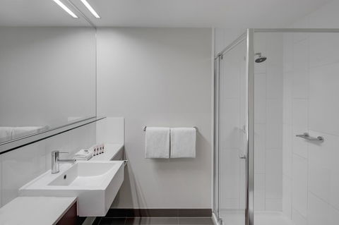 Travelodge Hotel Melbourne Docklands - Whitsundays Accommodation 6