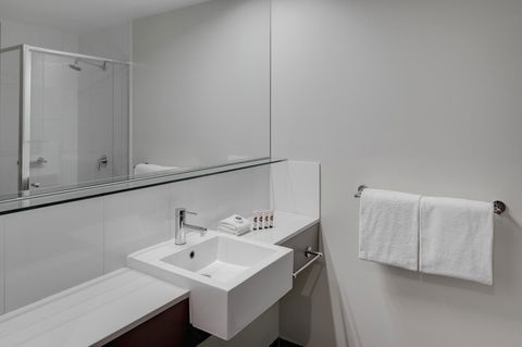 Travelodge Hotel Melbourne Docklands - Whitsundays Accommodation 14