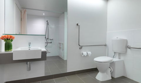 Travelodge Hotel Melbourne Docklands - Whitsundays Accommodation 19