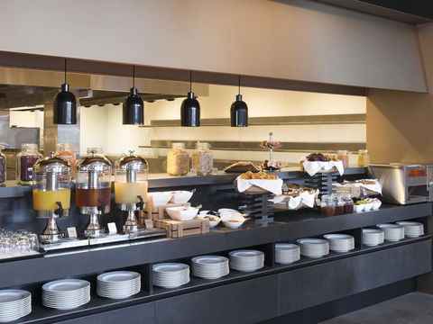 Vibe Hotel Melbourne Docklands - Whitsundays Accommodation 18
