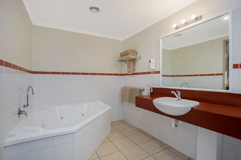 Comfort Inn Warrnambool International - Whitsundays Accommodation 11