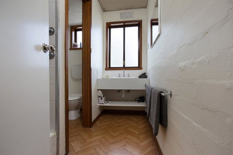 Eastern Beach Holiday Units - Whitsundays Accommodation 4