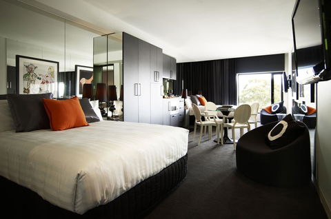 The Cullen Melbourne - Art Series - Whitsundays Accommodation 16