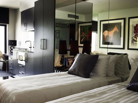 The Cullen Melbourne - Art Series - Whitsundays Accommodation 18