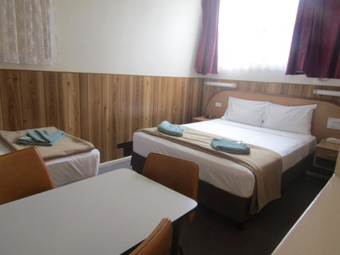 Twin City Motor Inn - Whitsundays Accommodation 24