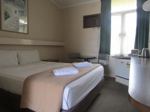 Twin City Motor Inn - Whitsundays Accommodation 0