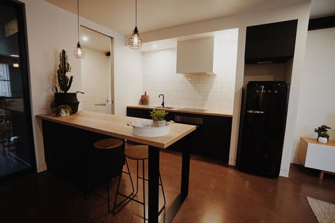 THE WAREHOUSE APARTMENTS - Whitsundays Accommodation 8