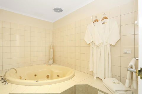 Quality Inn & Suites The Menzies - Whitsundays Accommodation 35